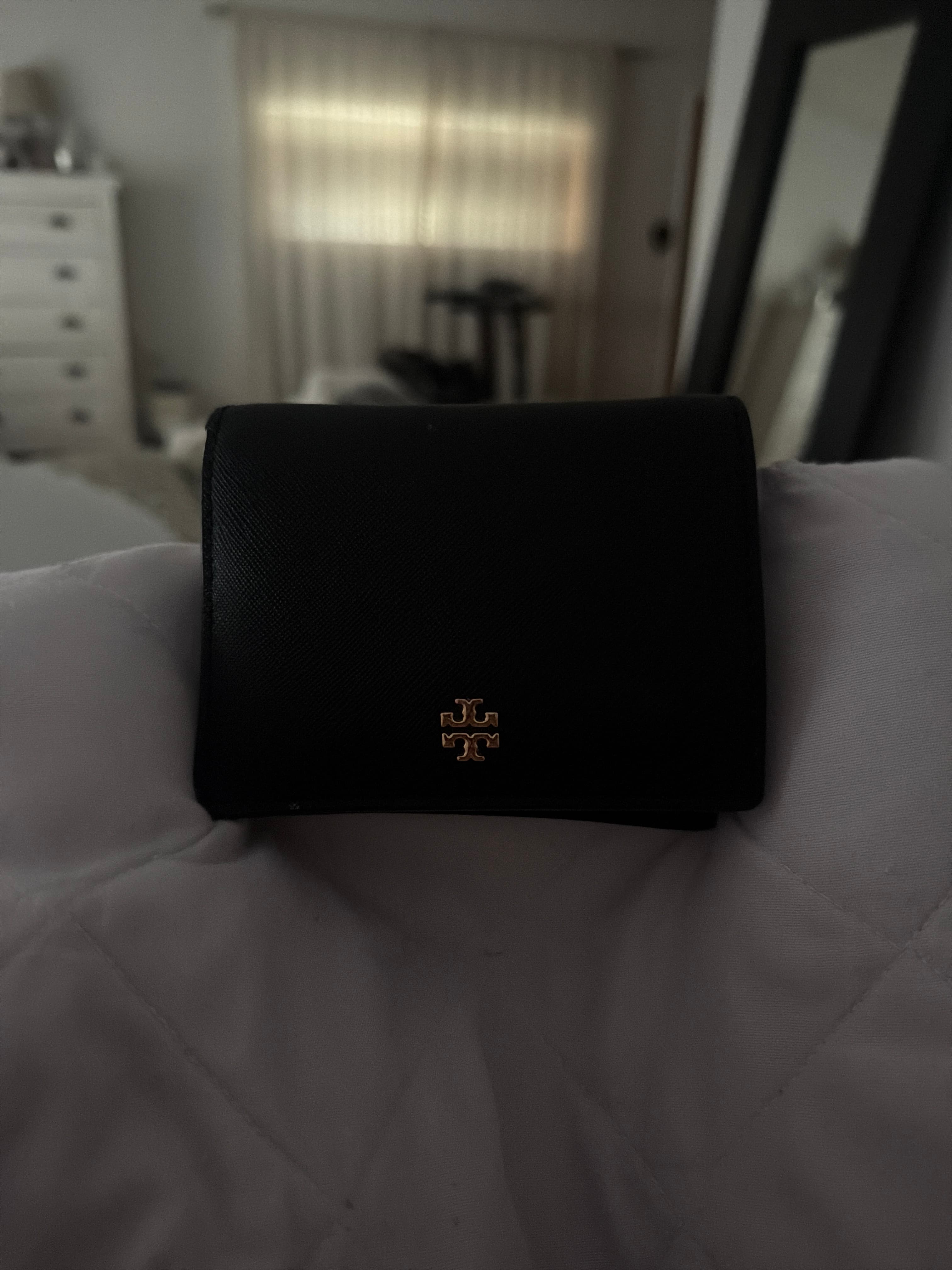 Tory Burch Saffiano Leather Wallet - AI says Real - Image 1