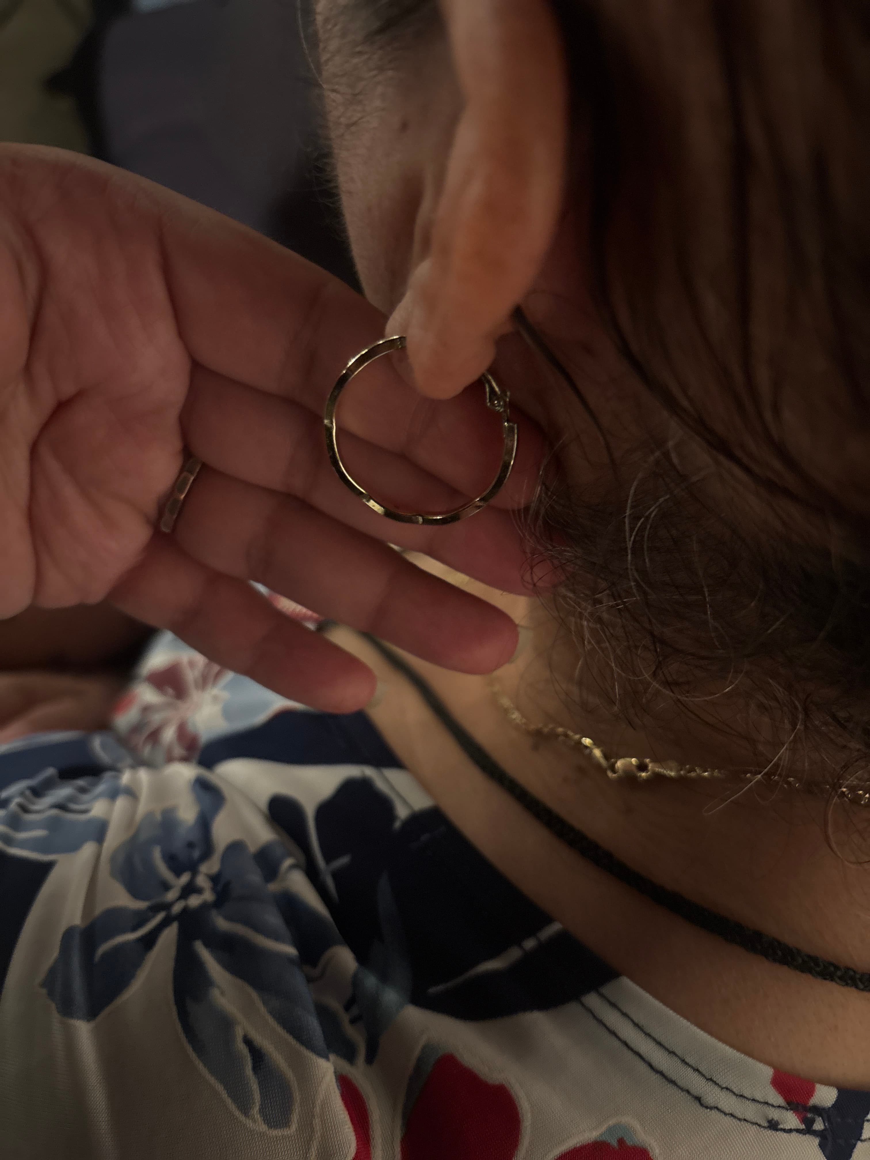 Gold-tone faceted hoop earring - AI says Real - Image 1