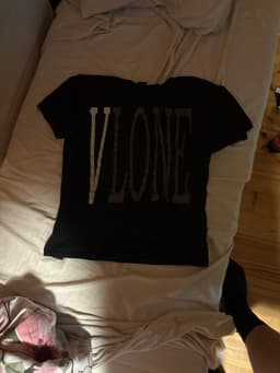 Vlone T-Shirt - AI says Fake