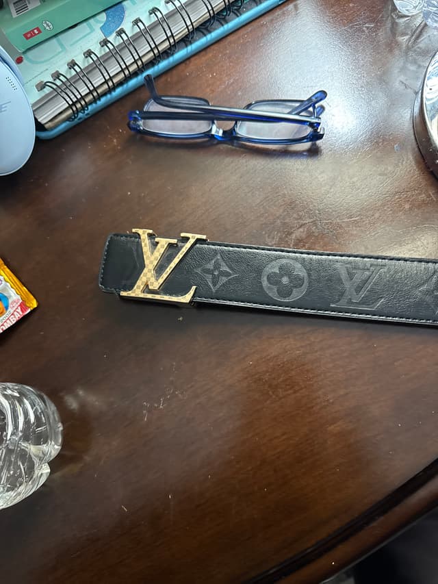 Louis Vuitton style belt - AI says Fake