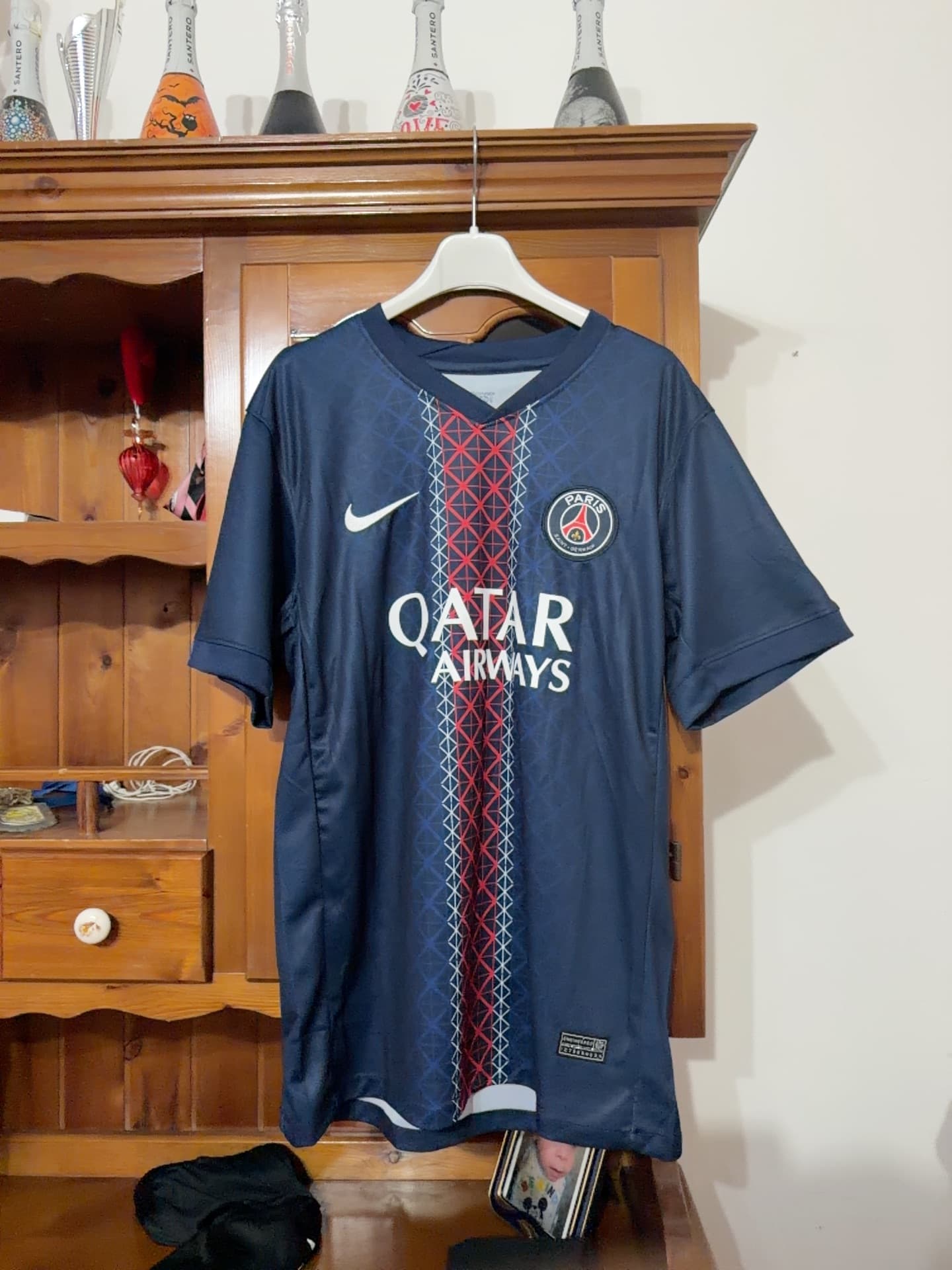 Paris Saint-Germain (PSG) 2023/24 Home Jersey - Nike - AI says Fake - Image 1
