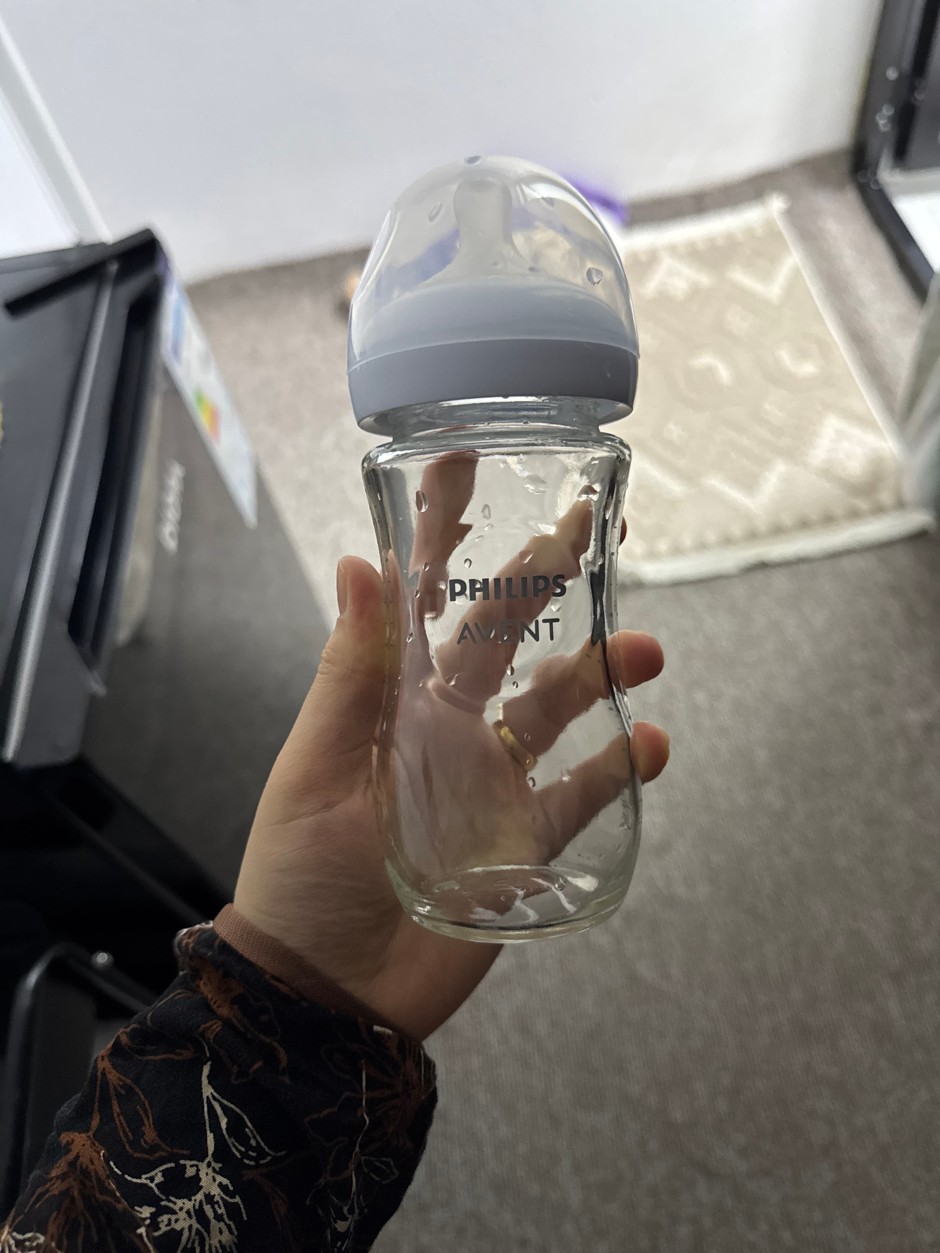 Philips Avent Natural Glass Baby Bottle - AI says Real - Image 1