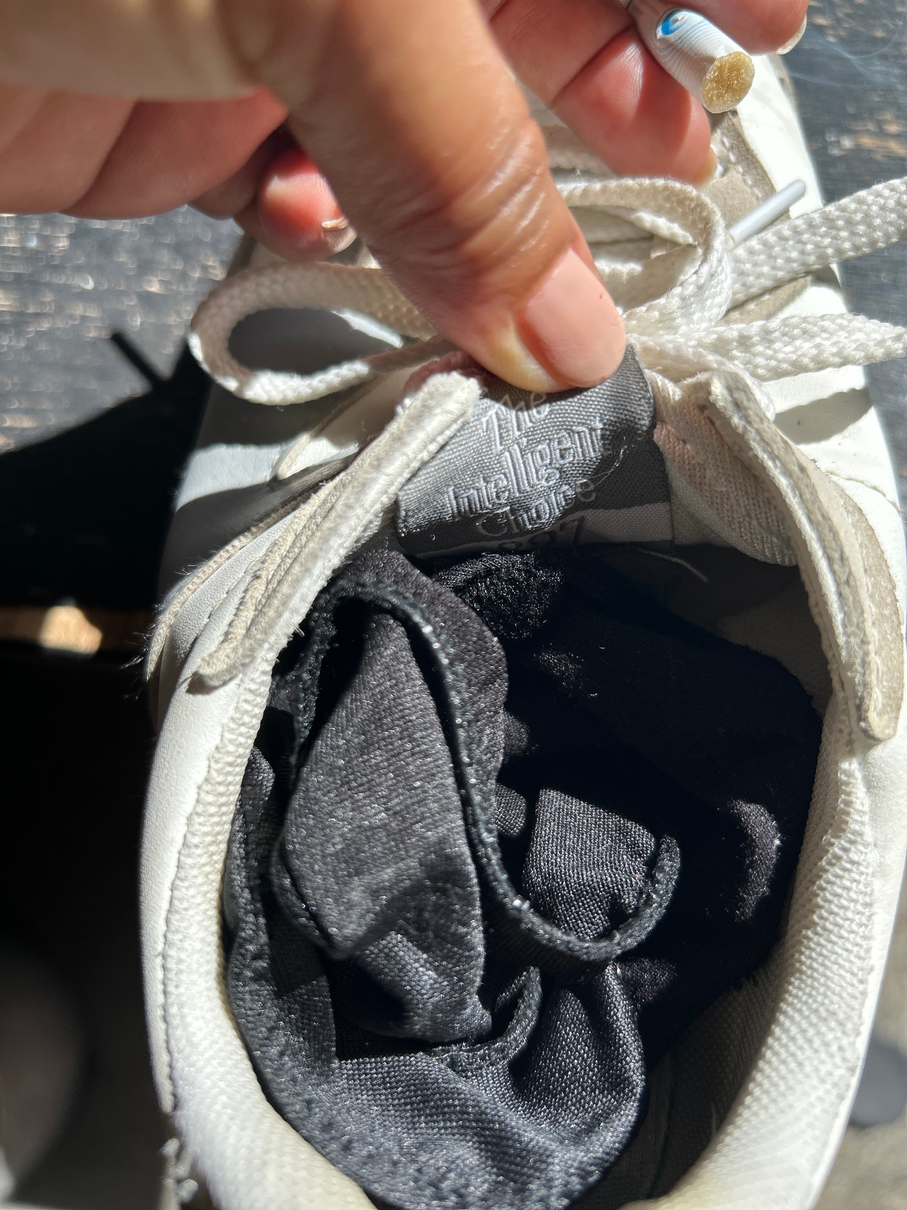 New Balance Sneaker (white, possibly 327 or similar lifestyle model) - AI says Fake - Image 1