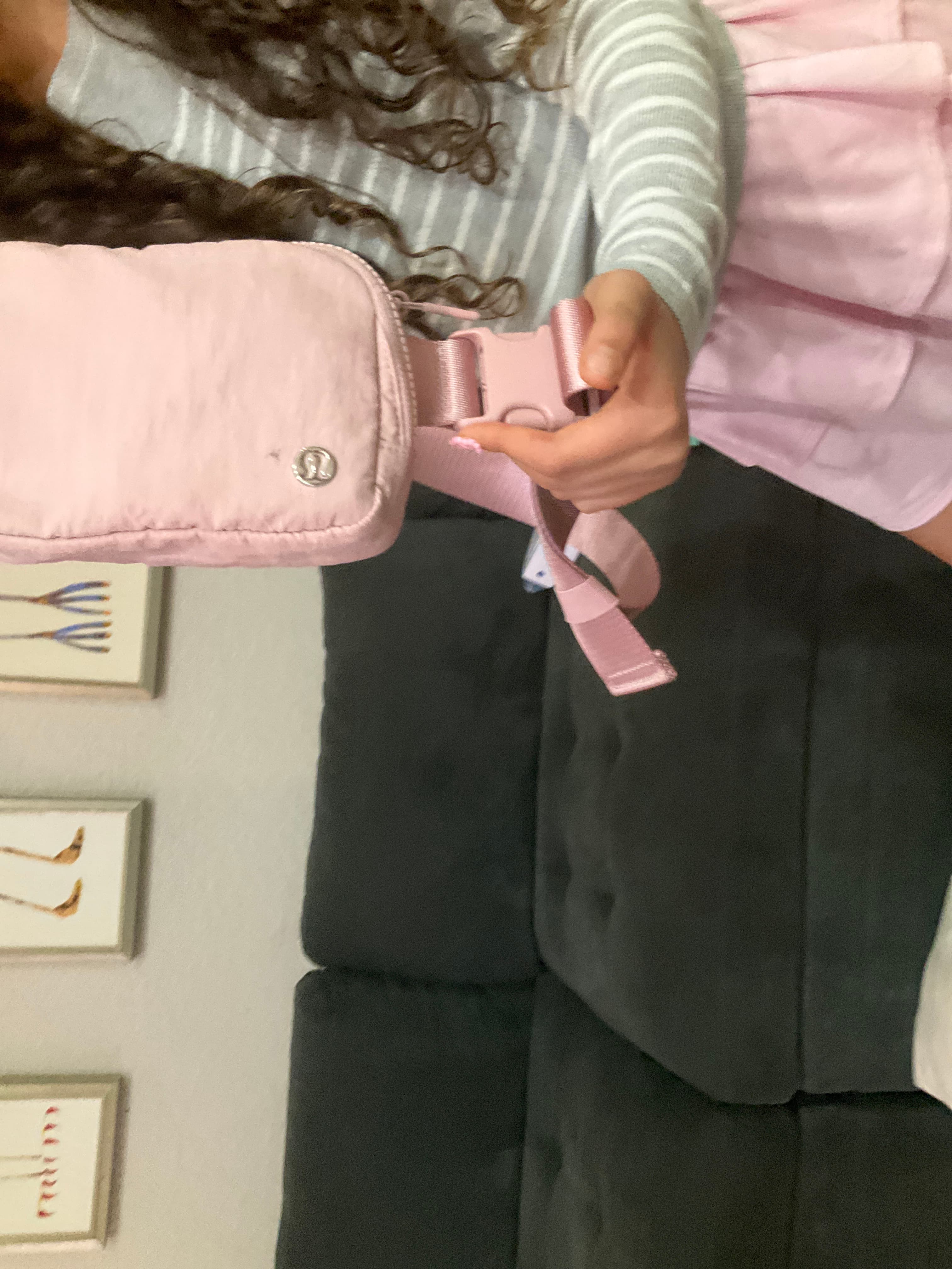 Lululemon Belt Bag - AI says Real - Image 1