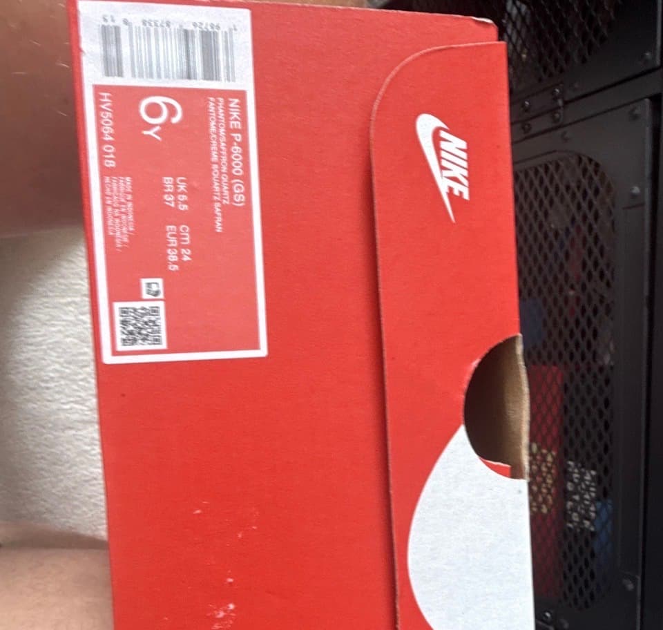 P-6000 trainers - Image 1