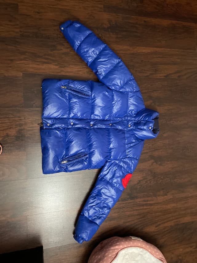 Moncler Jacket - AI says Fake
