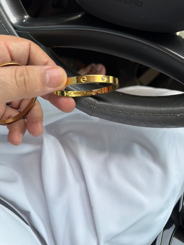 Cartier Love Bracelet - AI says Fake