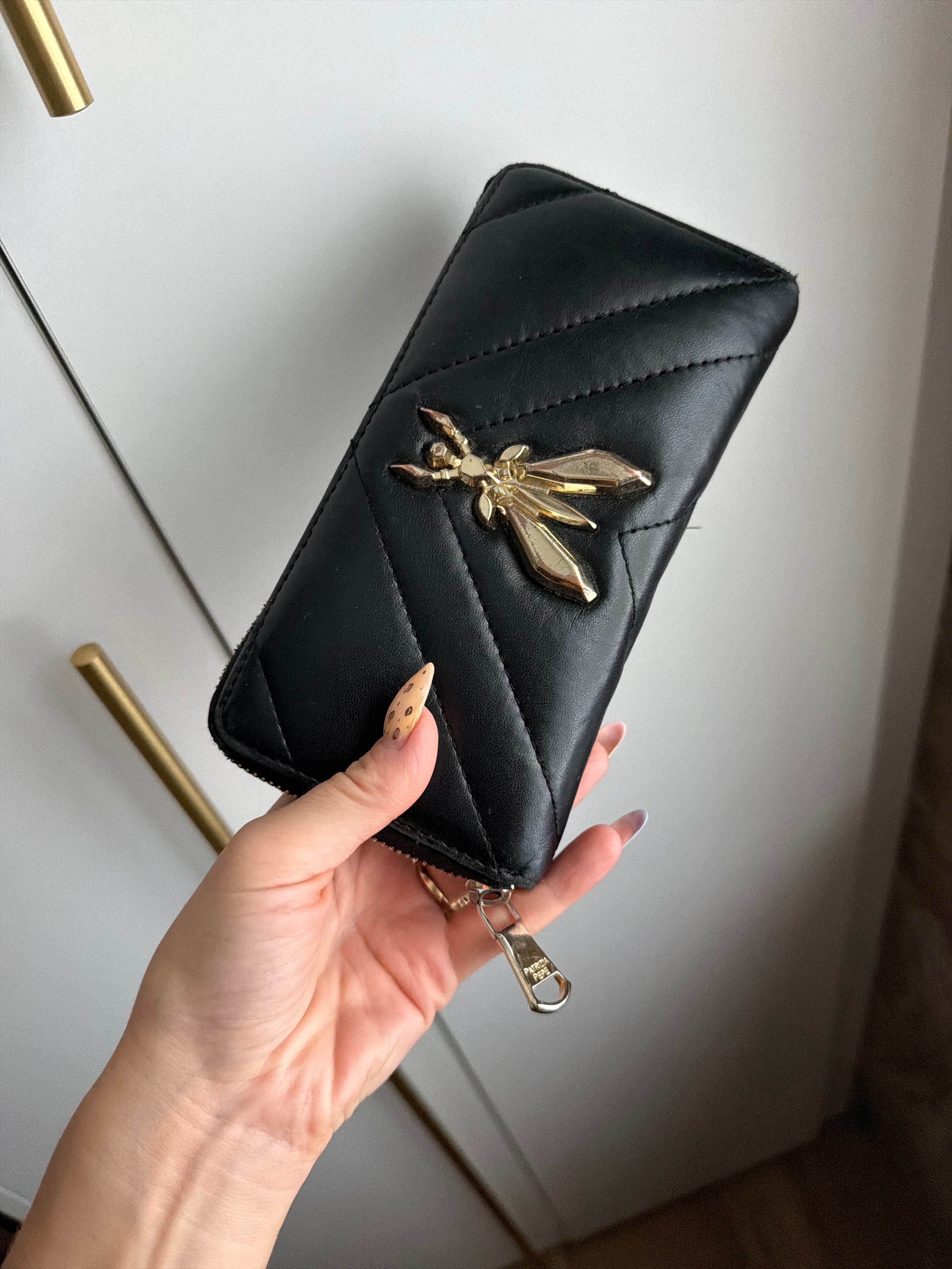 Patrizia Pepe Black Quilted Leather Wallet with Fly/Bee Emblem - AI says Real - Image 1