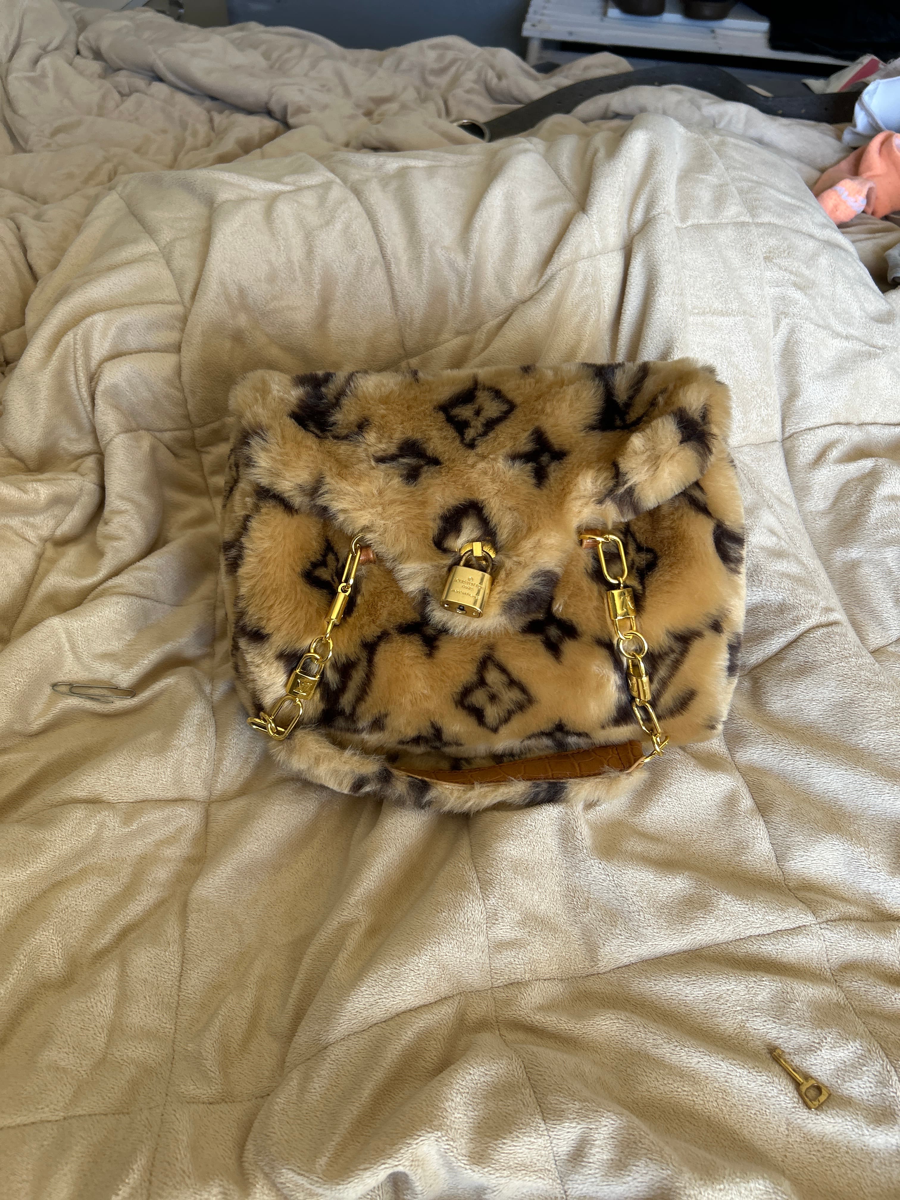 Louis Vuitton Monogram Faux Fur Leopard Print Bag - AI says Fake - Image 1