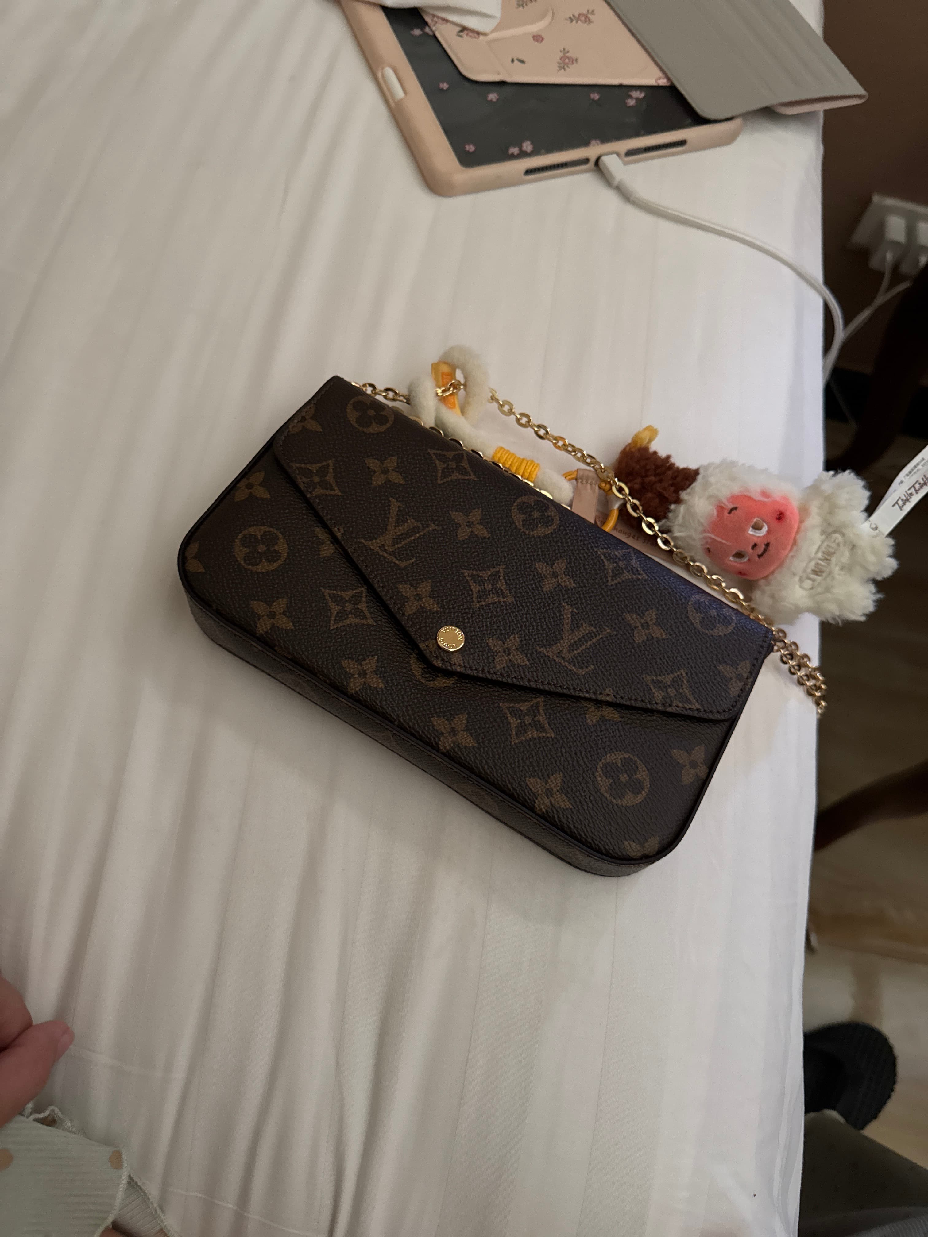Louis Vuitton Pochette Félicie (Monogram Canvas Chain Wallet) - AI says Fake - Image 1