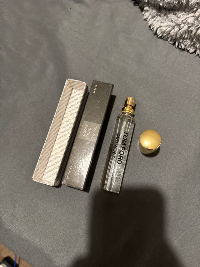 Tom Ford Oud Wood (Travel/Tester Spray) - AI says Fake