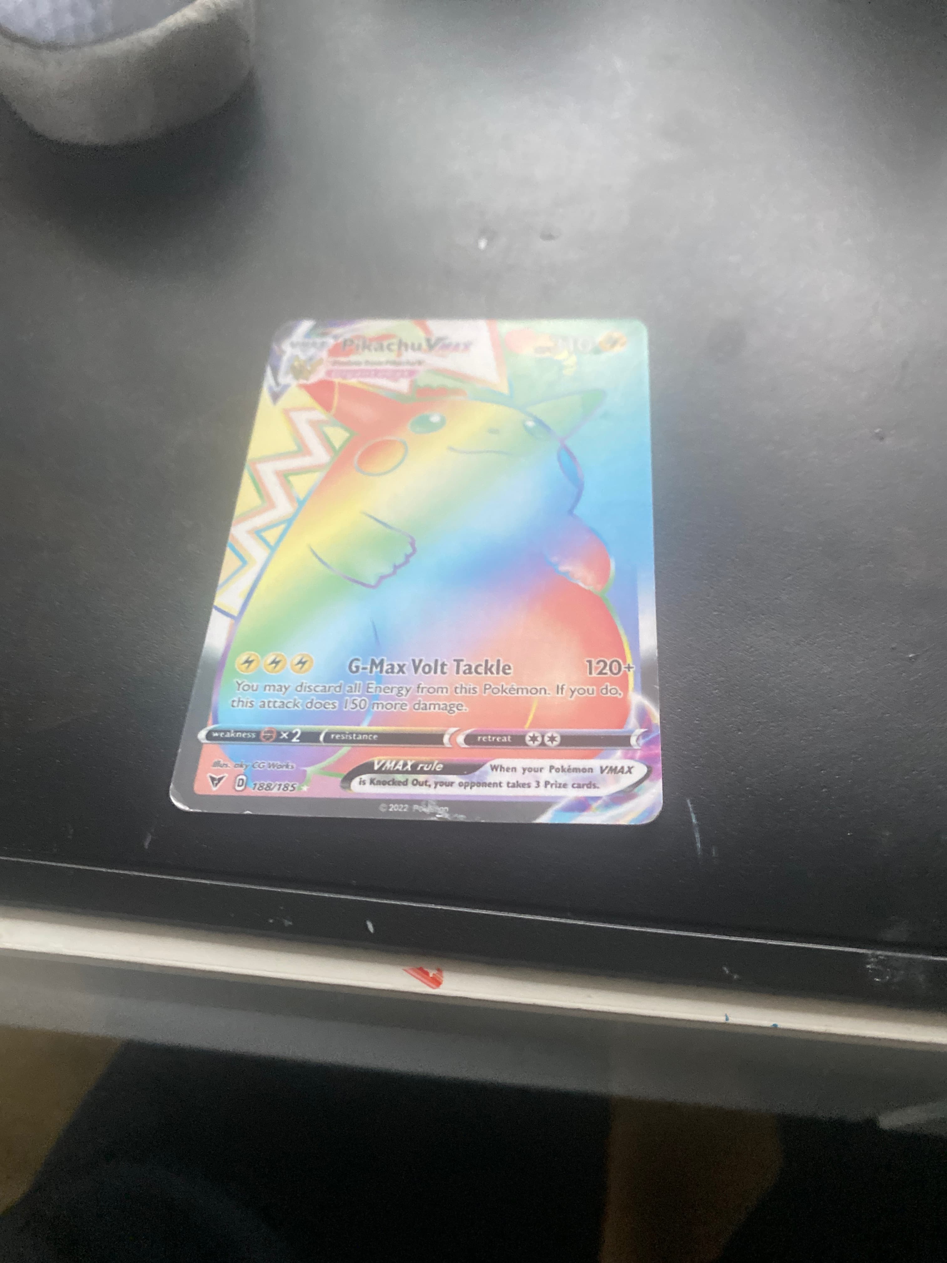 Pikachu VMAX Rainbow Rare (Vivid Voltage 188/185) - AI says Fake - Image 1