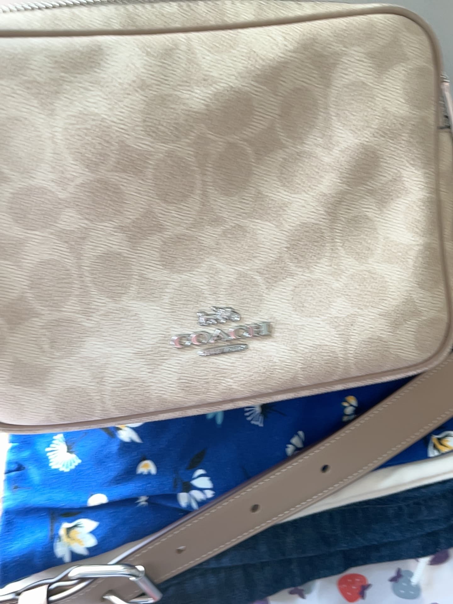 Coach Signature Canvas Camera Bag / Crossbody - AI says Real - Image 1
