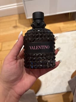 Valentino Born In Roma Uomo Eau De Toilette - AI says Real