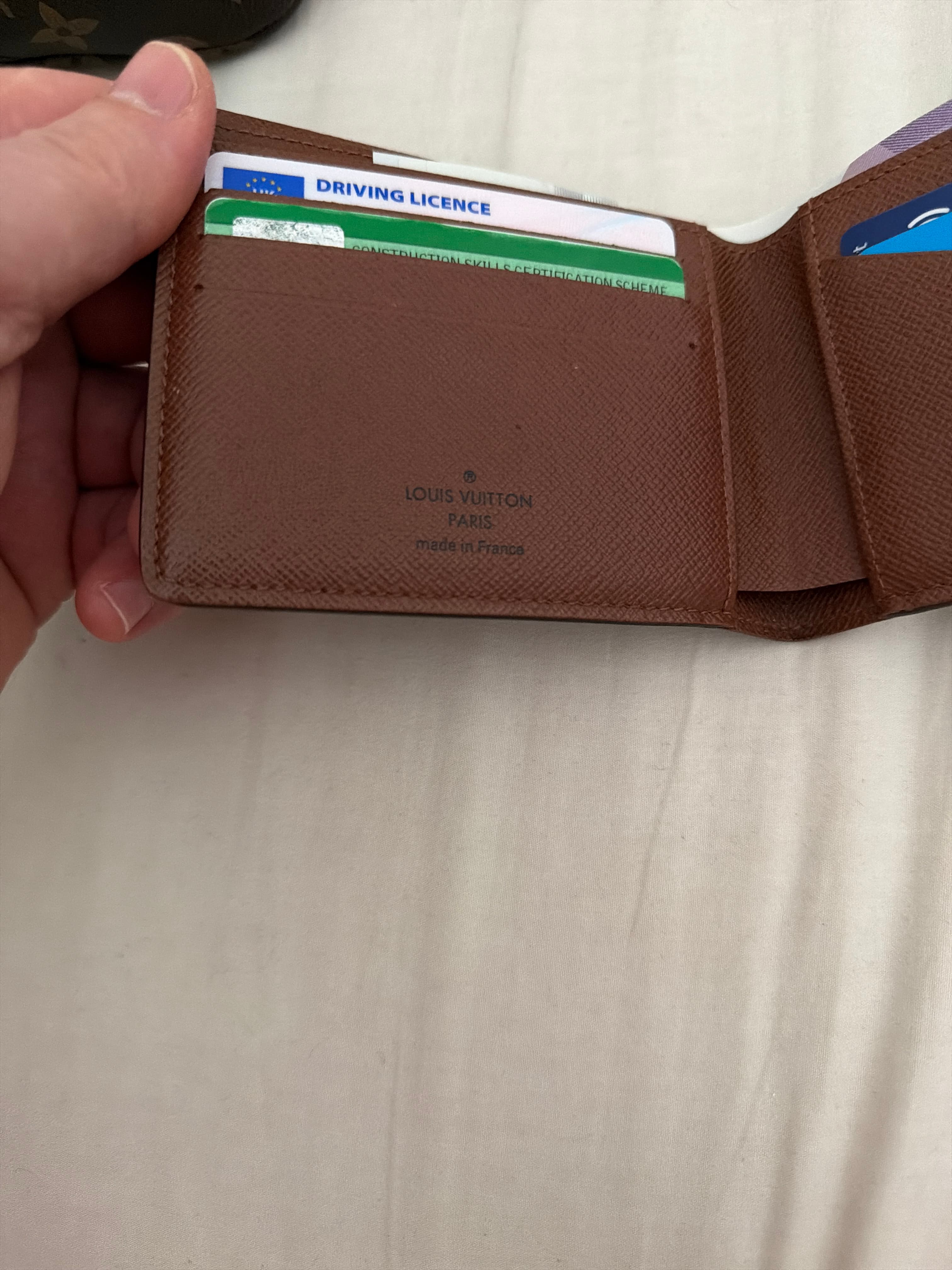 Louis Vuitton Wallet - AI says Real - Image 1