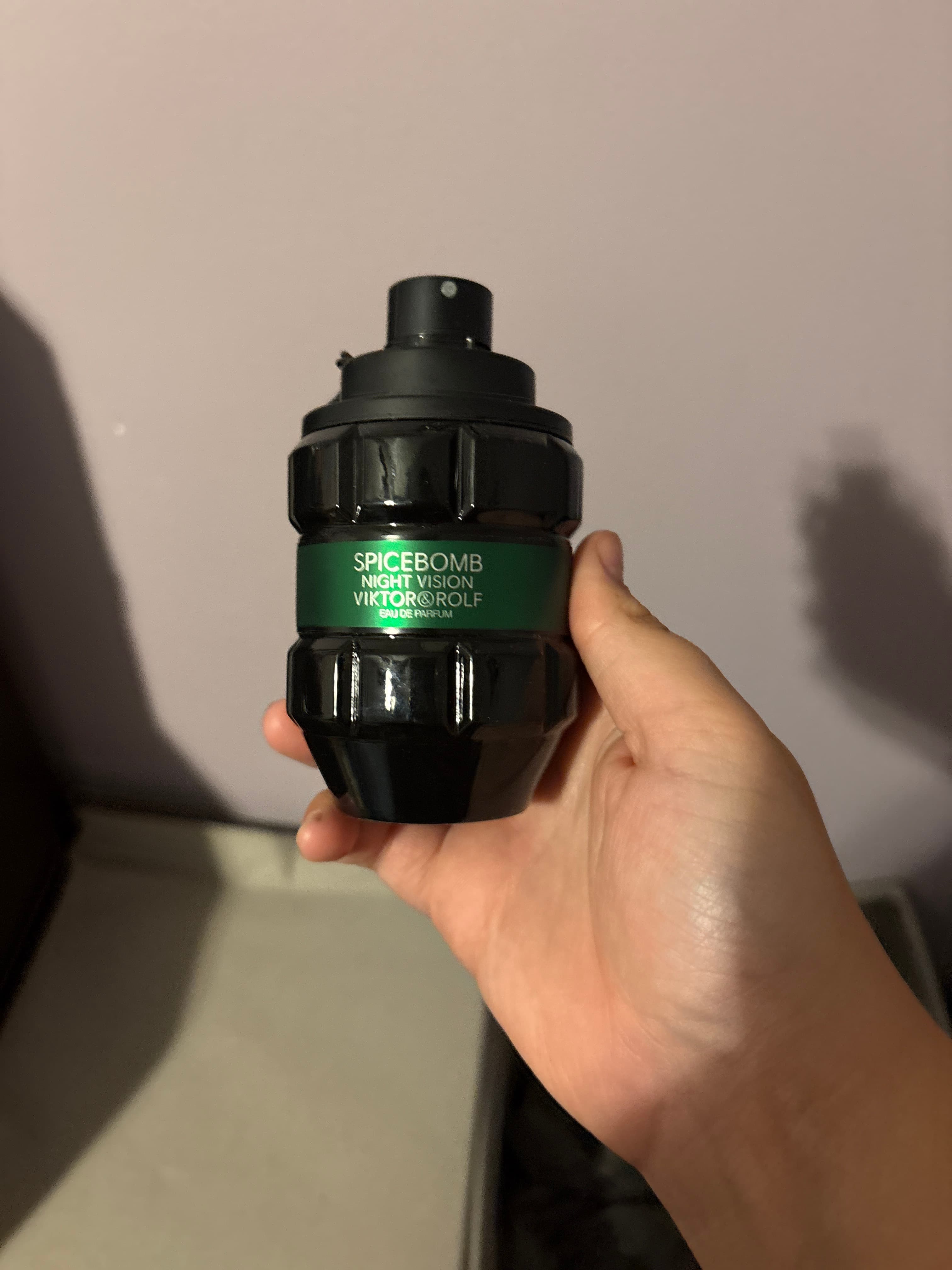 Viktor & Rolf Spicebomb Night Vision Eau de Parfum - AI says Real - Image 1