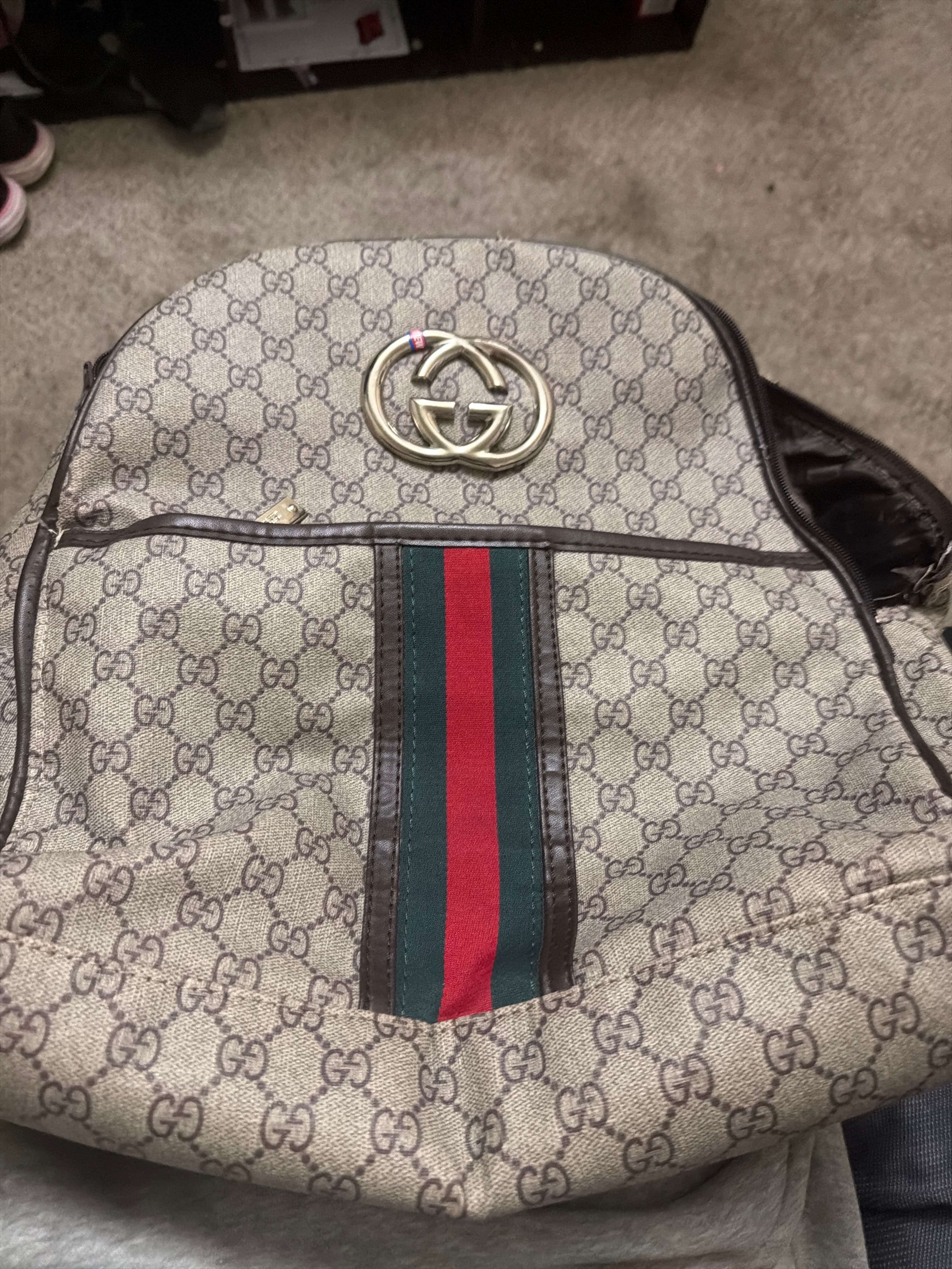 Gucci Ophidia-style GG Supreme backpack - AI says Fake - Image 1