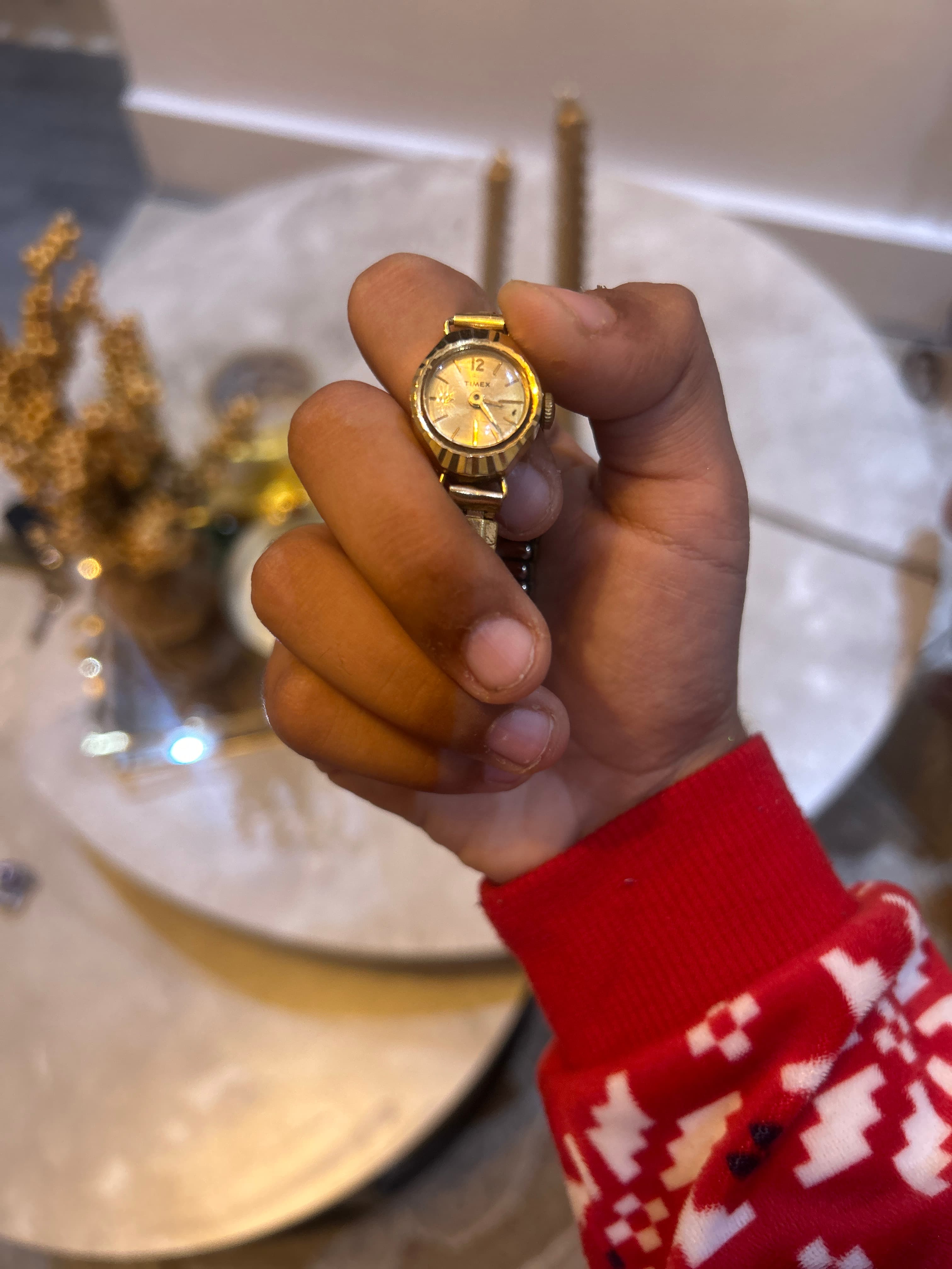 Timex vintage-style women's wristwatch - AI says Real - Image 1