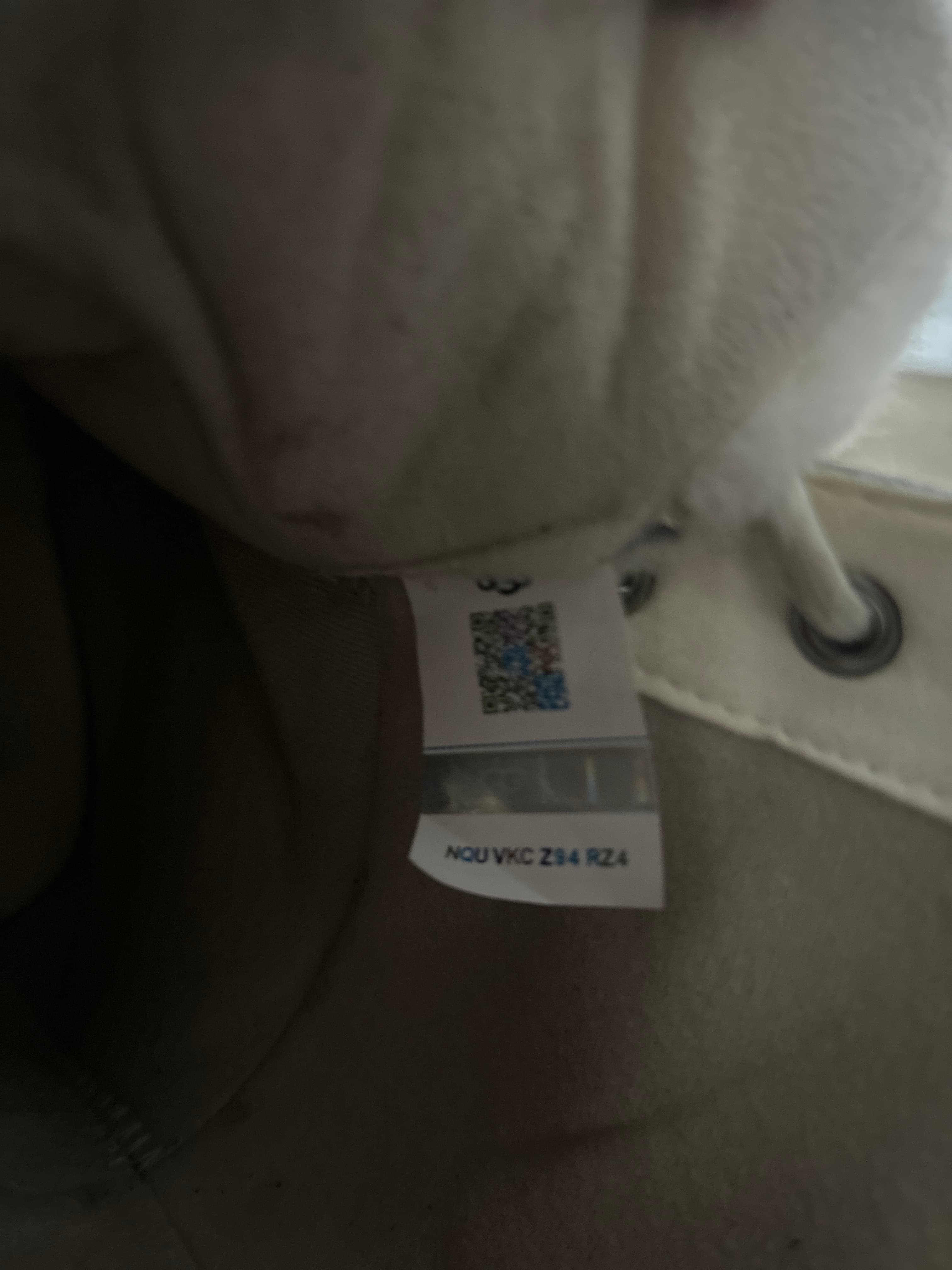 unknown product with internal tag - AI says Fake - Image 1