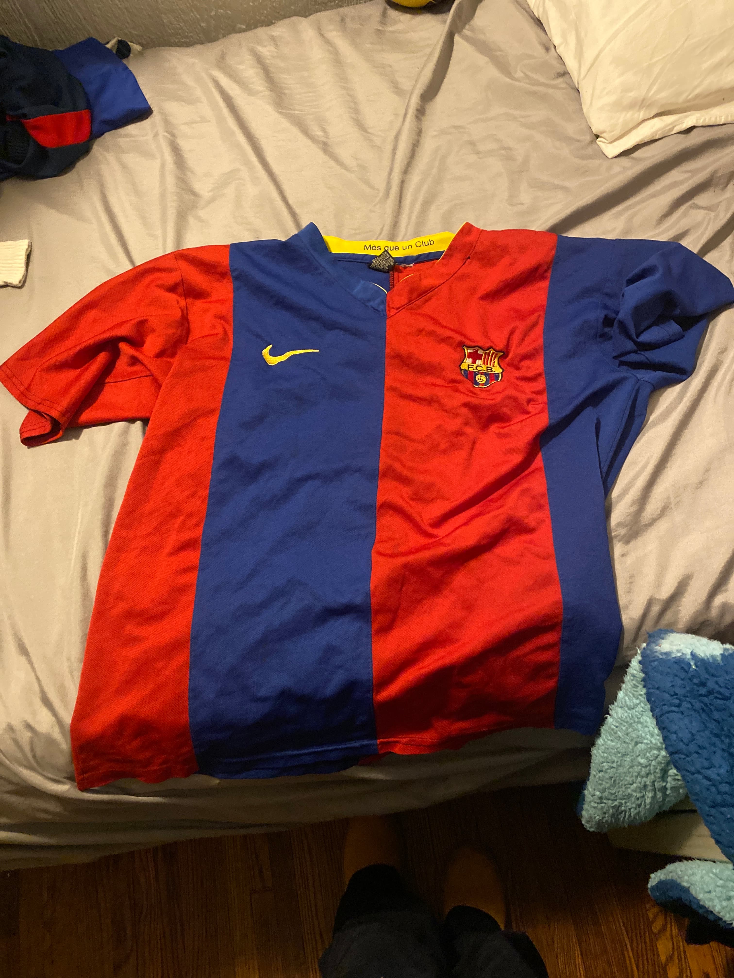 FC Barcelona Nike Jersey (Casual/Fan Apparel) - AI says Fake - Image 1