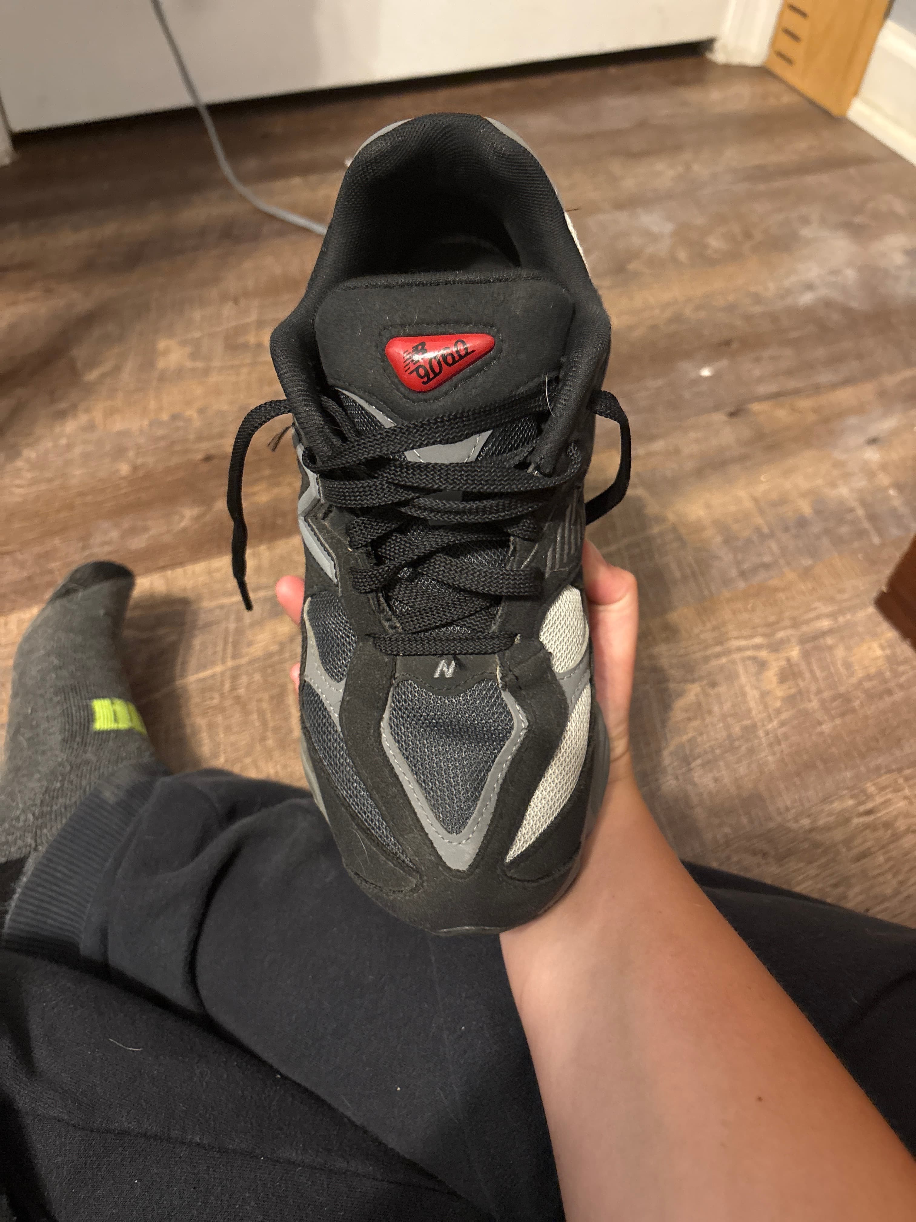 New Balance 9060 - AI says Real - Image 1
