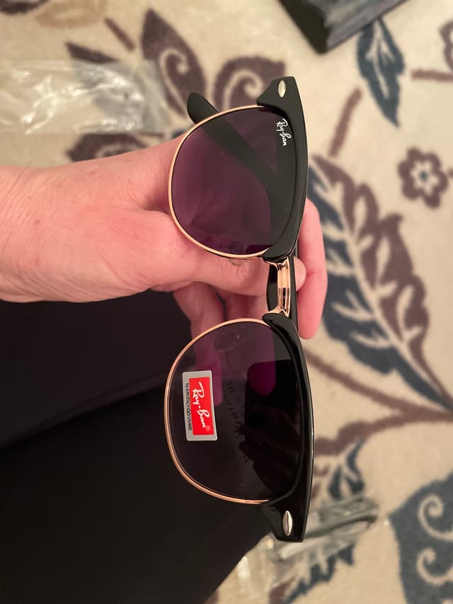 Ray-Ban Sunglasses - AI says Real