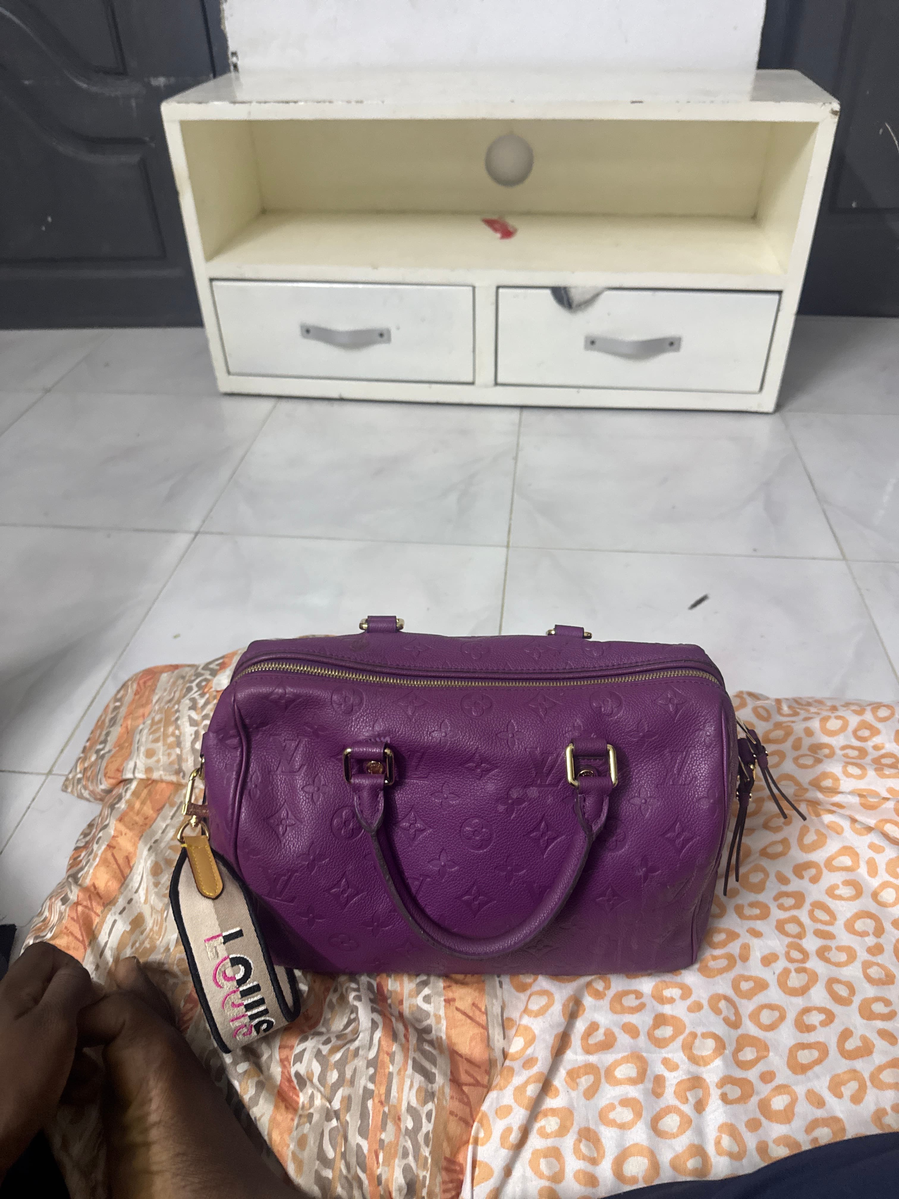 Louis Vuitton Monogram Empreinte Speedy Bandoulière - AI says Fake - Image 1